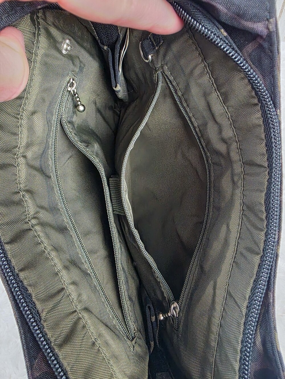 Baggallini Everywhere Slim Black Patterned Crossbody Bag - Picture 5 of 12